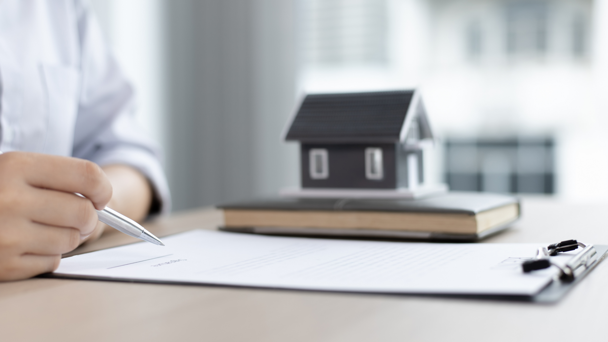 A image of our business consultants advising on a client's estate plan