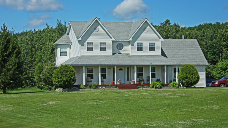 An image of a small business owner in Markham that is looking at tax solutions for their Principal Residence